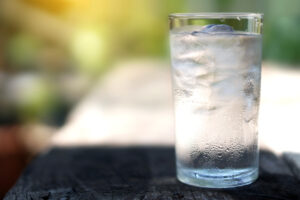 Cover photo for How Much Fluid Should You Drink to Stay Hydrated?